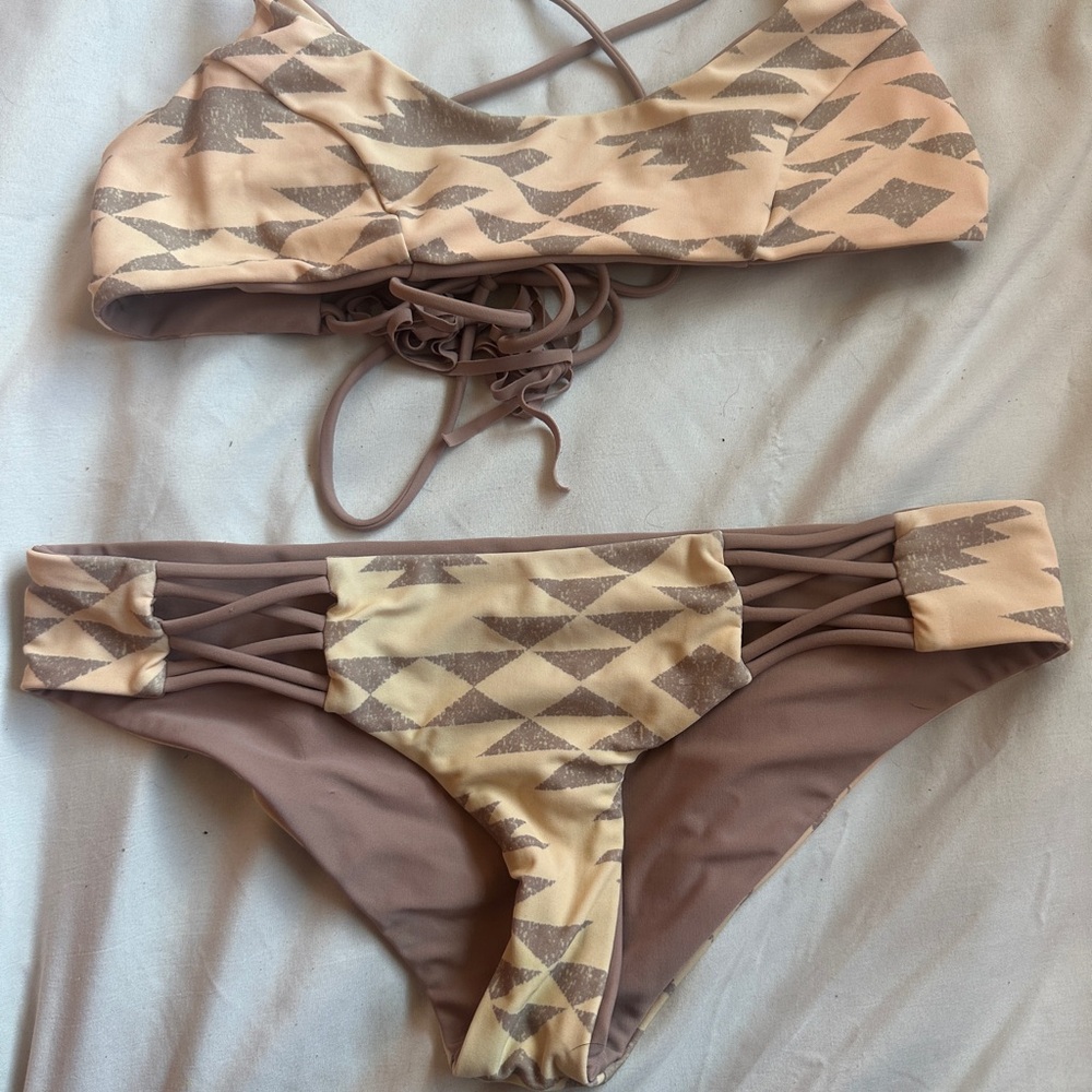 Reversible Rip Curl Bikini - Picture 2 of 5